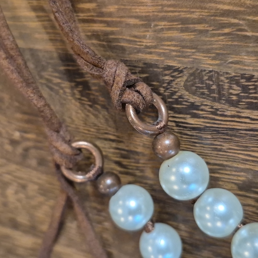 Vintage Turquoise Stone Cross Pendant Pearl & Suede Necklace - Picture 7 of 12